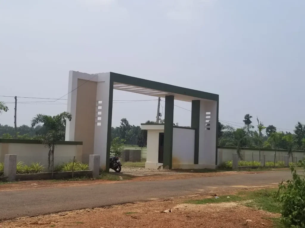 Sai Green City entrance arch by Sree Devi Builders showcasing open plots for sale project